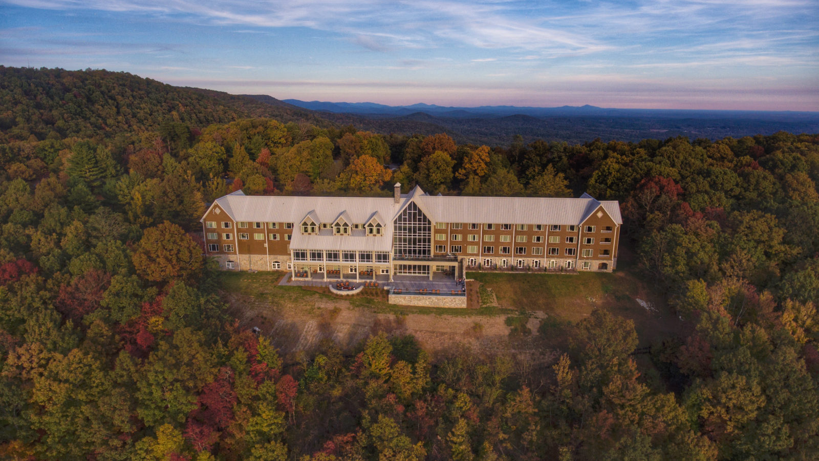 Mountain Lodges Worth Planning a Trip Around