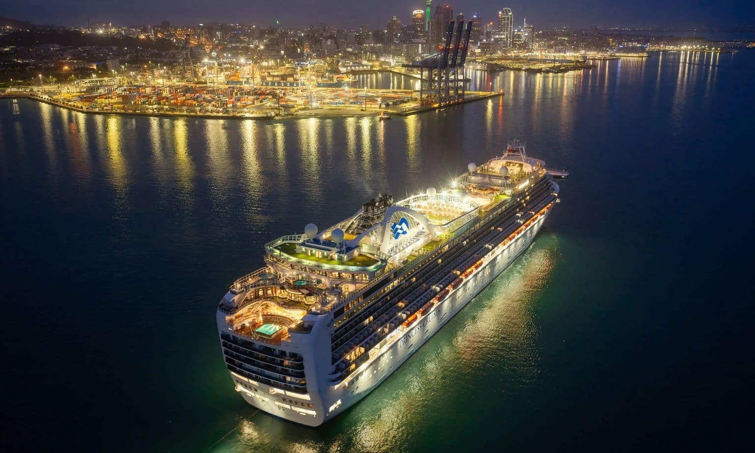 Crown Princess sails into Sydney as Australian cruise season begins